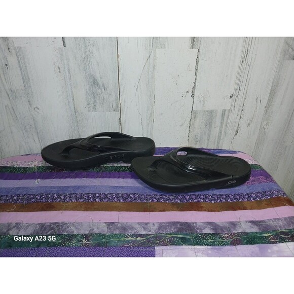 OOFOS OOlala Women's Sandal Size 8 US Luxe Flip Flop Recovery Sports Black Foam - Picture 6 of 7
